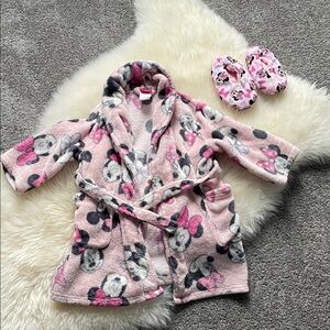 Disney Pink Minnie Mouse Kids Robe and Slippers Set